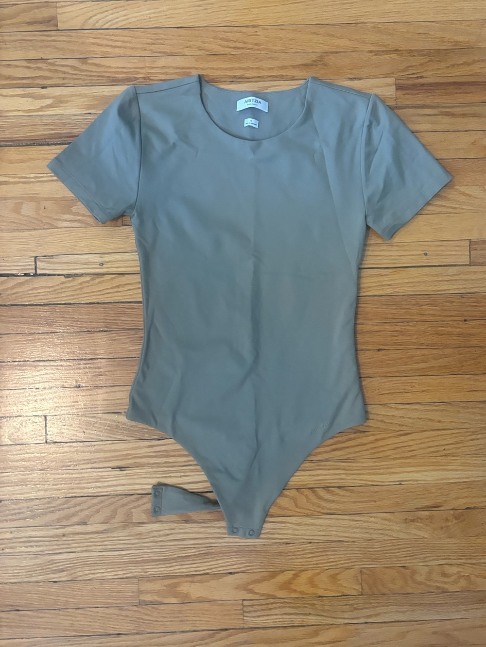 2x aritzia original contour vivacity crew bodysuit NEW WITHOUT TAGS